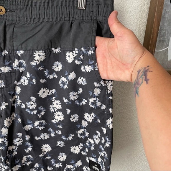 Trunks Surf and Swim Co. Volley Swim Trunks - Picture 11 of 11